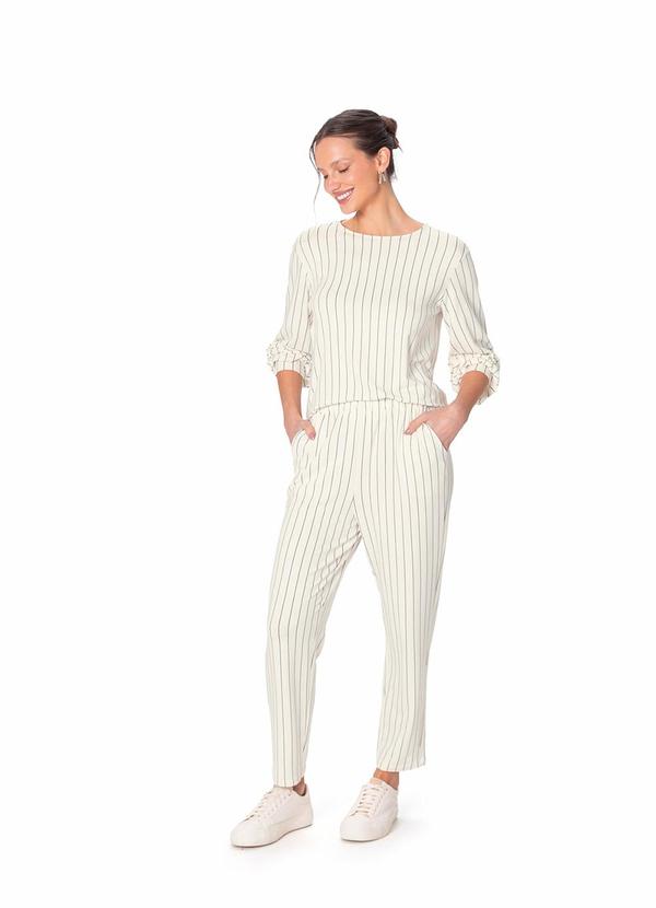 Conjunto Listrado em Moletinho Off White