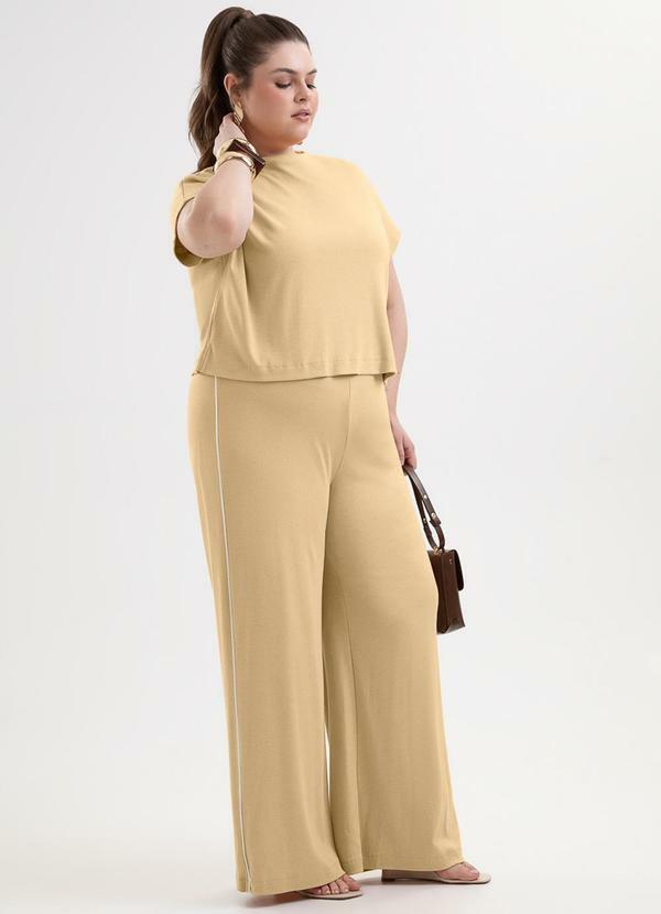 Conjunto Plus Size em Canelado com Linho Bege