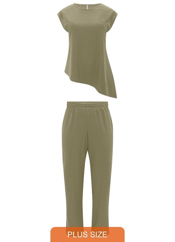 Conjunto Plus Size com Calça e Blusa Verde