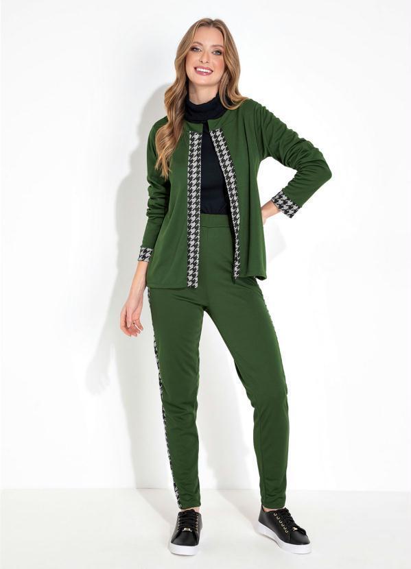 Conjunto Verde Militar com Recortes