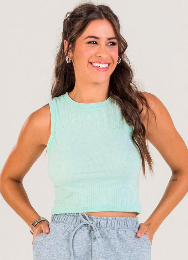 Vista 2 Blusa Cropped Regata Canelada Verde Sea Meu Jeans Meu Jeans