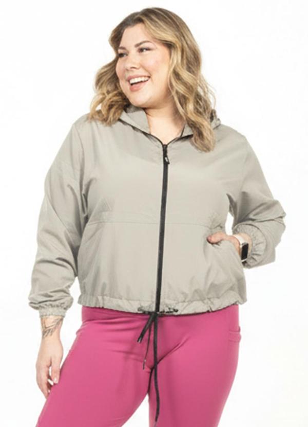 Corta Vento Plus Size Bege