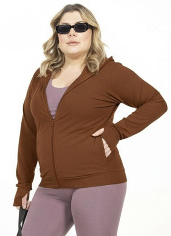 Jaqueta com Capuz Plus Size Marrom