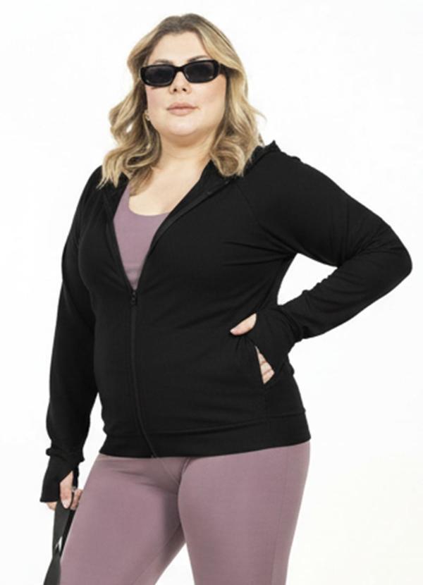 Jaqueta com Capuz Plus Size Preto