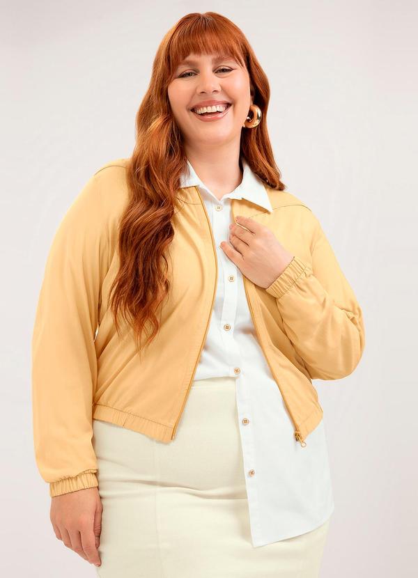Jaqueta Plus Size em Viscose Amarelo Claro