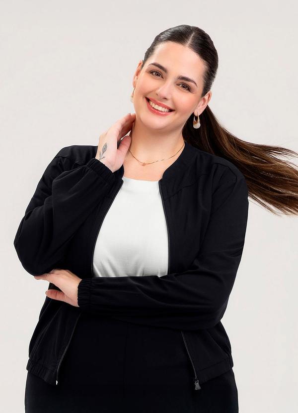 Jaqueta Plus Size em Viscose Preto