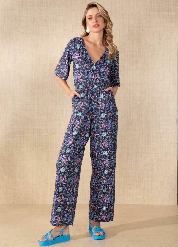 Macacão Floral Marinho com Bolsos Funcionais