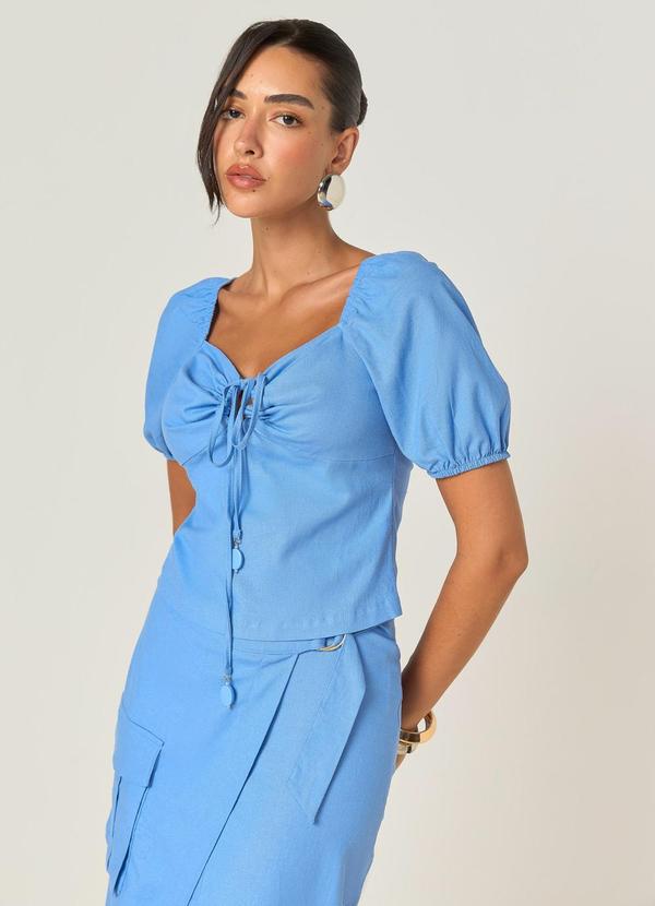 Blusa com Amarração Costas e Decote Azul