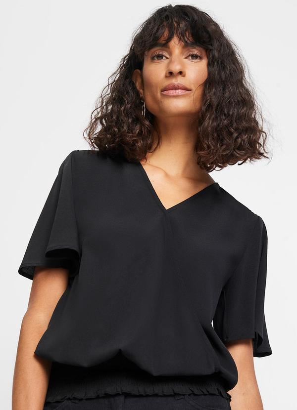 Blusa Preta em Viscose Plana