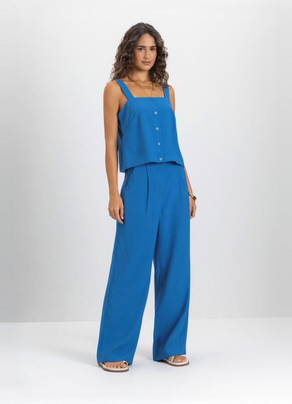 Calça Feminina em Alfaiataria Azul