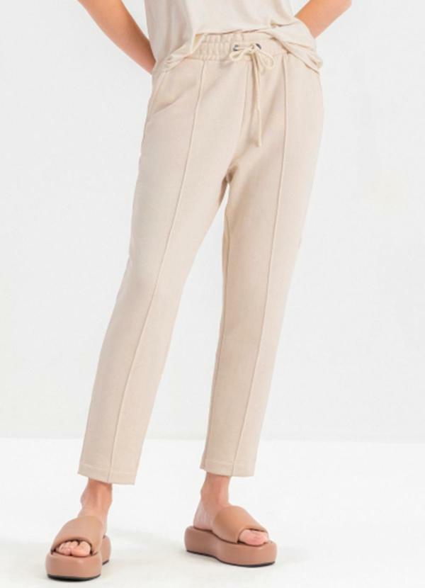 Vista 2 Calça Feminina em Moletom Bege Essendi Essendi