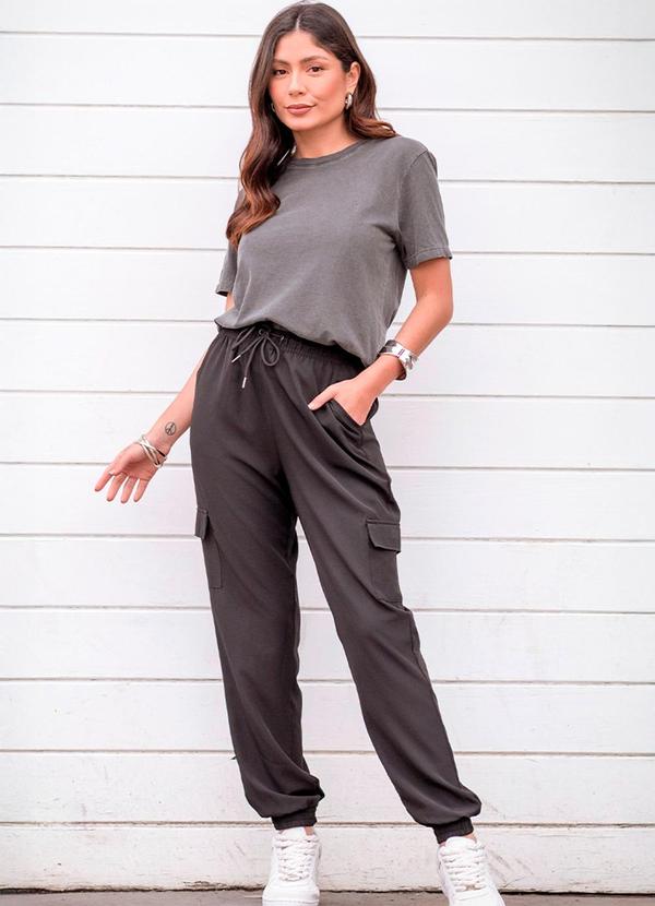 Calça Feminina Jogger Cargo Preto