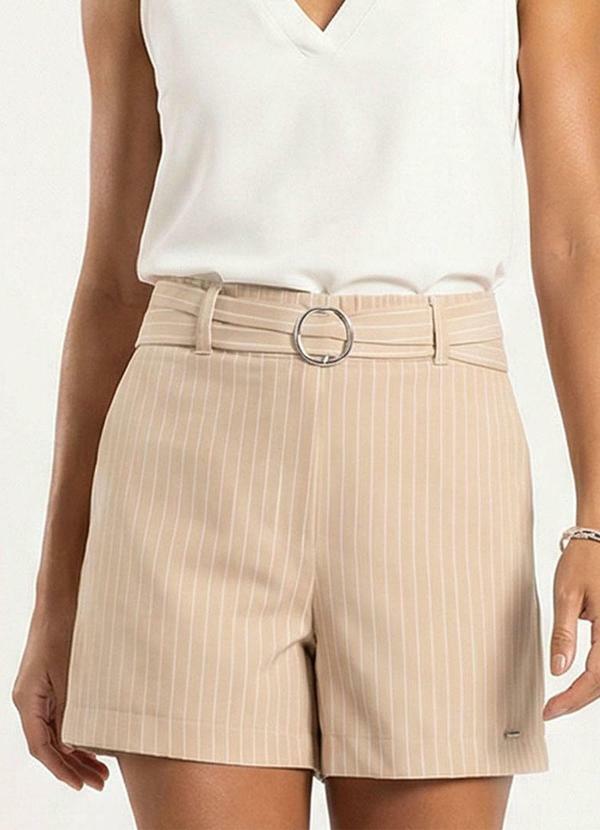 Short Feminino Listrado Detalhe Fivela Bege