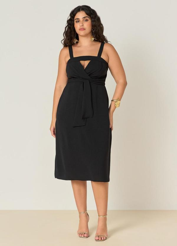 Vestido com Recorte V no Busto Preto