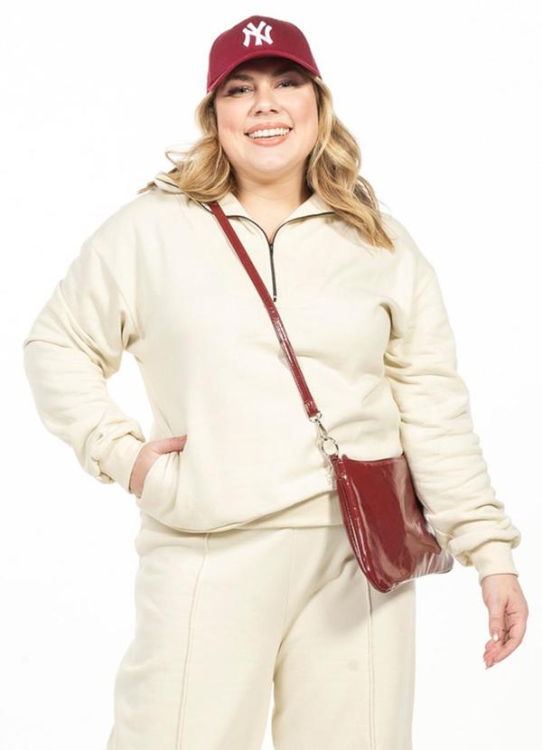 Blusão Gola Alta Plus Size Branco