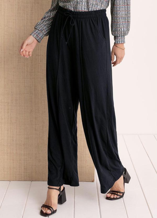 Calça com Nervuras Eelástico na Cintura Preta