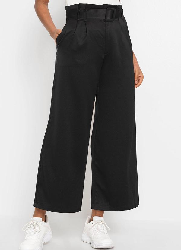 Calça Preta em Crepe Plano