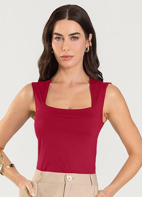 Blusa Feminina com Decote Quadrado Vermelho