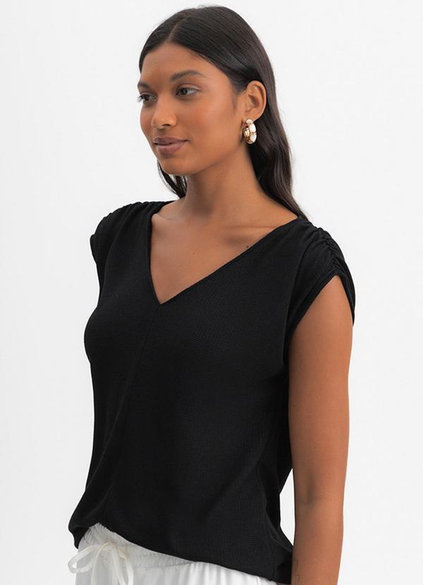 Vista 2 Blusa Feminina Muscle Tee Preto Essendi Essendi