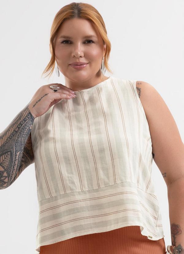 Regata Plus Size em Tecido Texturizado Bege