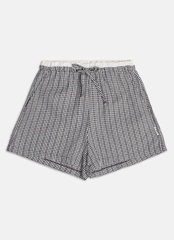 Short de Tecido Xadrez Cinza