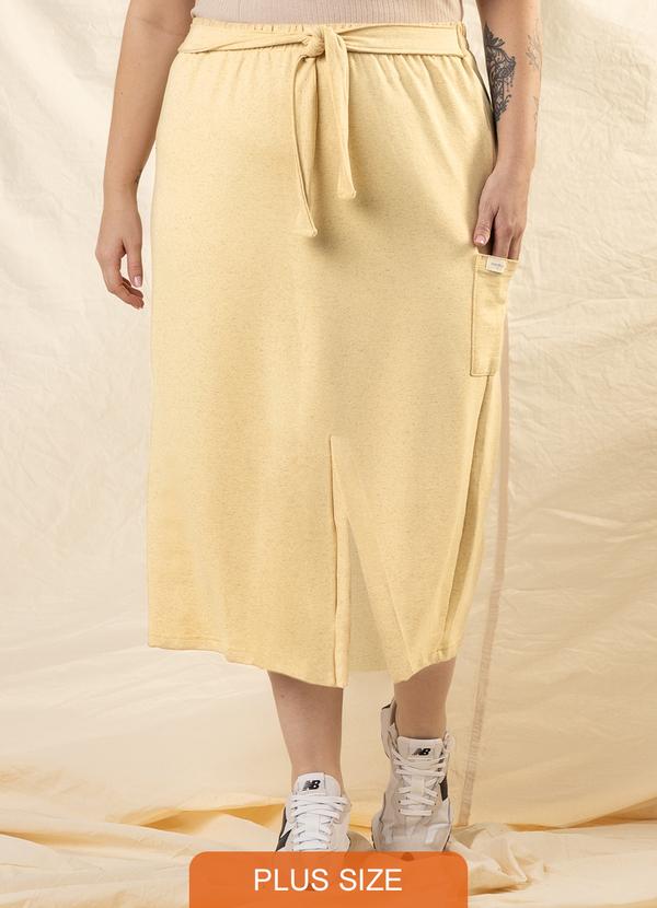 Vista 2 Saia Midi com Fenda Comfy Amarelo Marialícia Marialícia