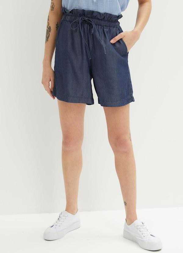 Short Azul Escuro em Jeans Leve
