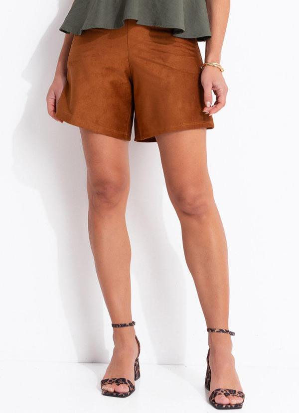 Short Caramelo em Malha Suede