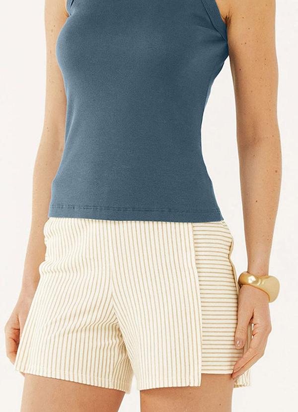 Short Feminino Listrado Recortes Bege