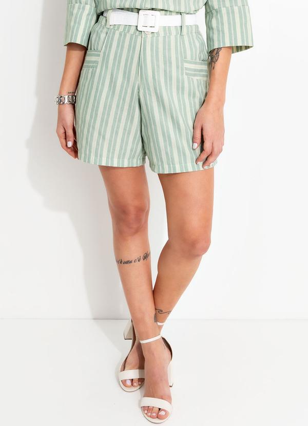 Short Listrado Verde e Branco em Tecido Plano Li