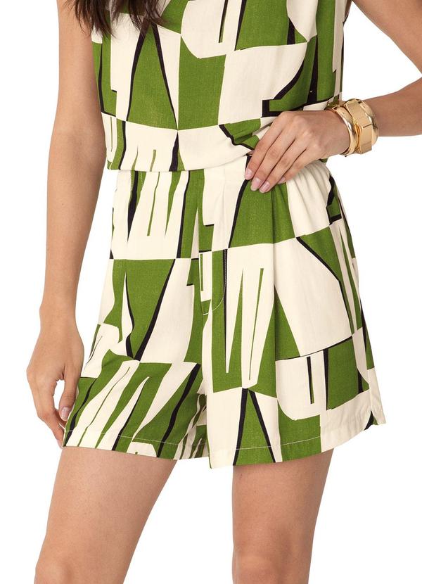 Shorts Comfort Viscose Geométrico Verde
