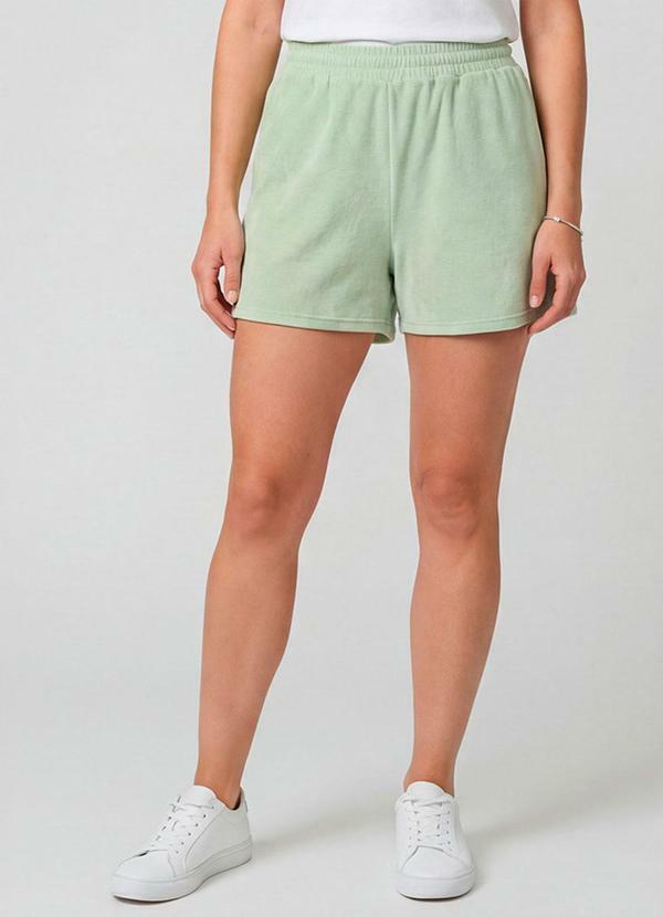 Shorts Feminino em Plush Verde