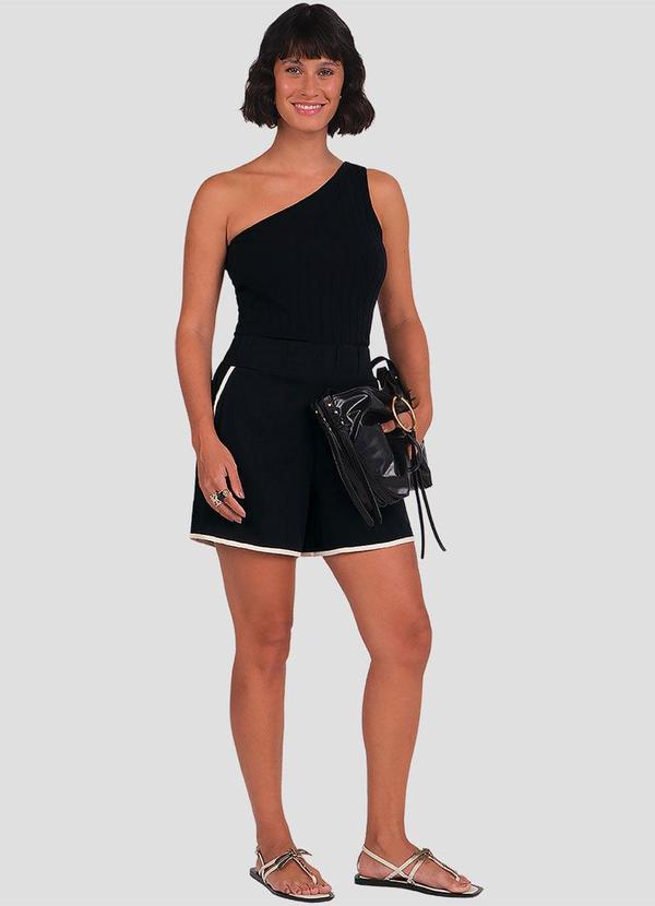 Shorts Feminino em Viscose Linho com Bolso Preto