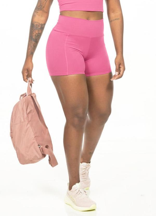 Short com Bolso e Recortes Bordo
