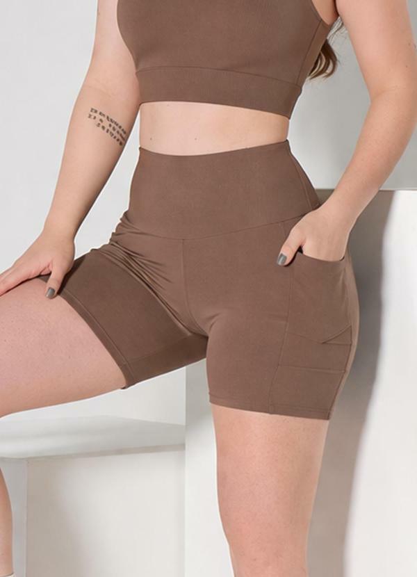 Shorts Vicky Marrom Avelã