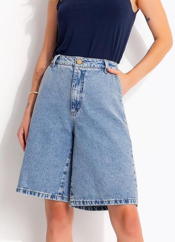 Bermuda Azul Claro em Jeans