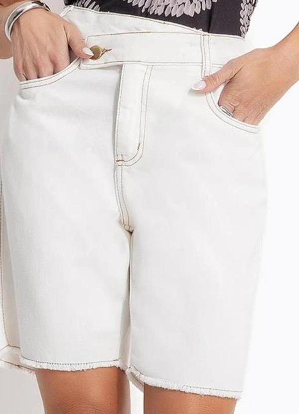 Bermuda Off White em Jeans