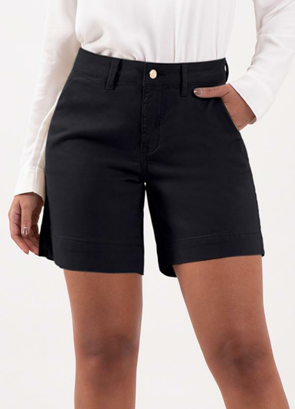 Shorts Boyfriend de Cintura Média em Sarja Preto