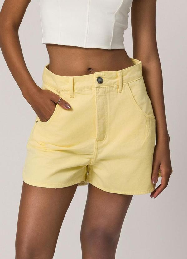 Shorts Mom em Sarja Amarelo