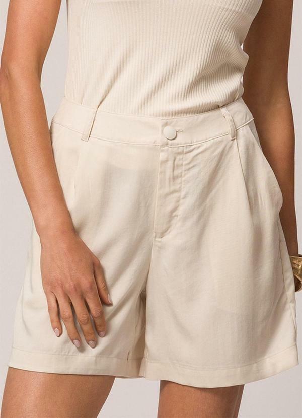 Bermuda em Plano Tencel com Cintura Alta Branco