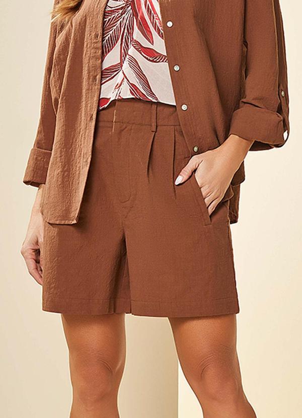 Shorts Cintura Alta Boho em Alfaiataria Marrom