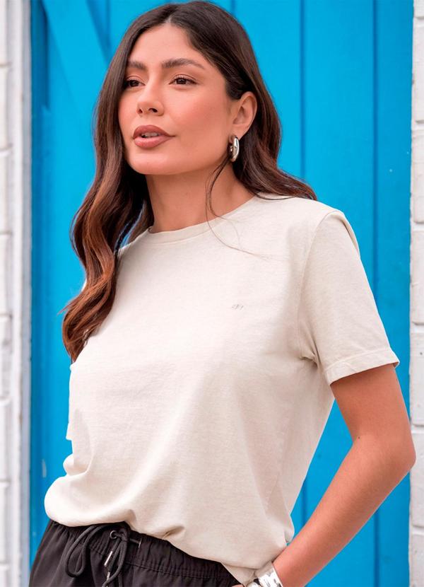 Camiseta Fem Estonada Basic Bege