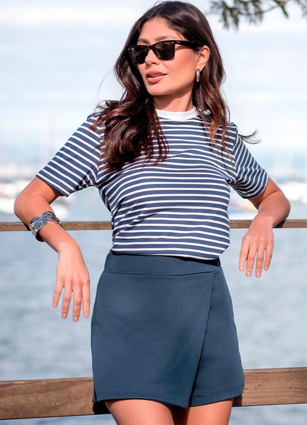 Camiseta Feminina Listrada Marinho