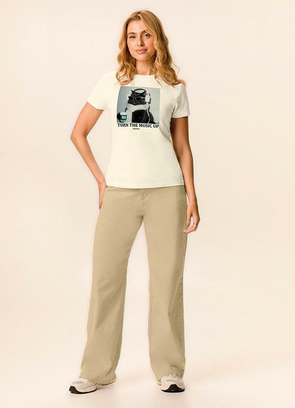 Camiseta Turn The Music Up Off White
