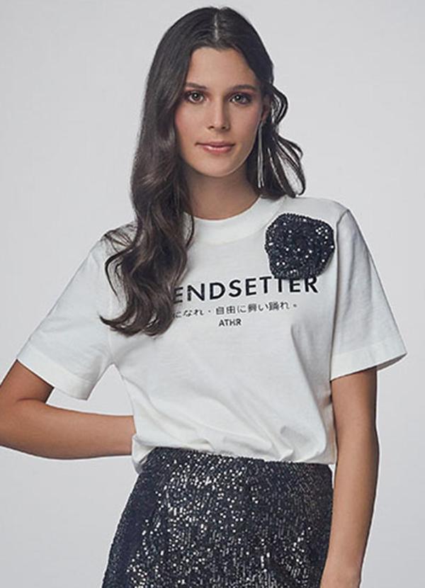 T-Shirt com Aplique de Flor Branco