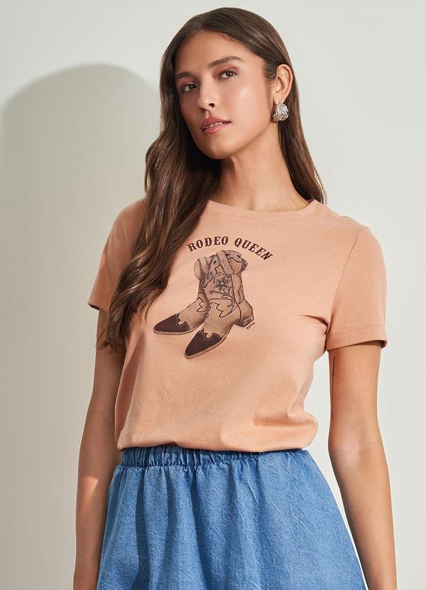 T-Shirt com Estampa de Bota Bege