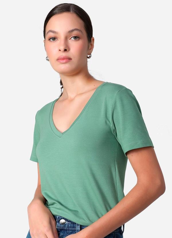 Vista 2 Tech T-Shirt Modal V Premium Feminina Basicamente Basicamente