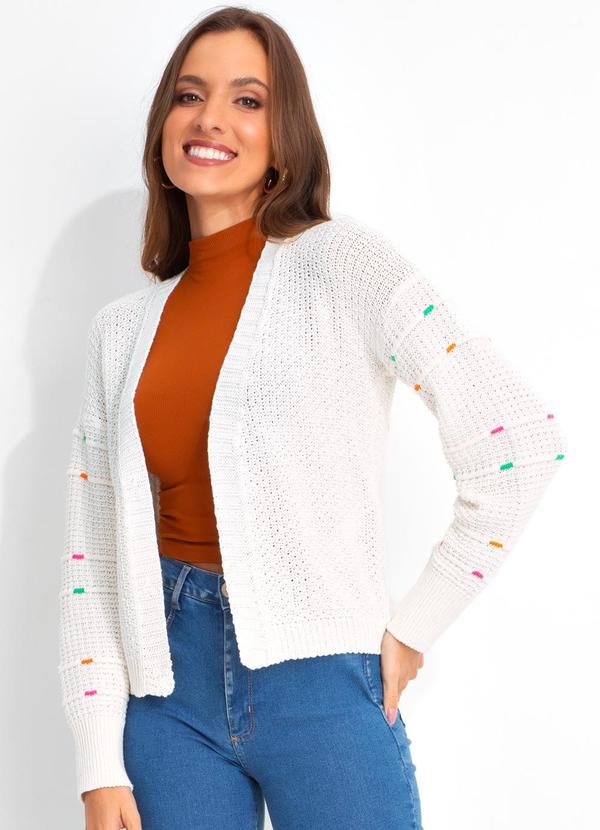 Casaco Off White em Tricô