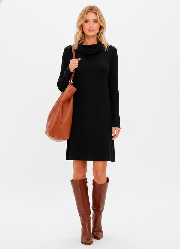 Vestido com Gola e Mangas Longas Preto