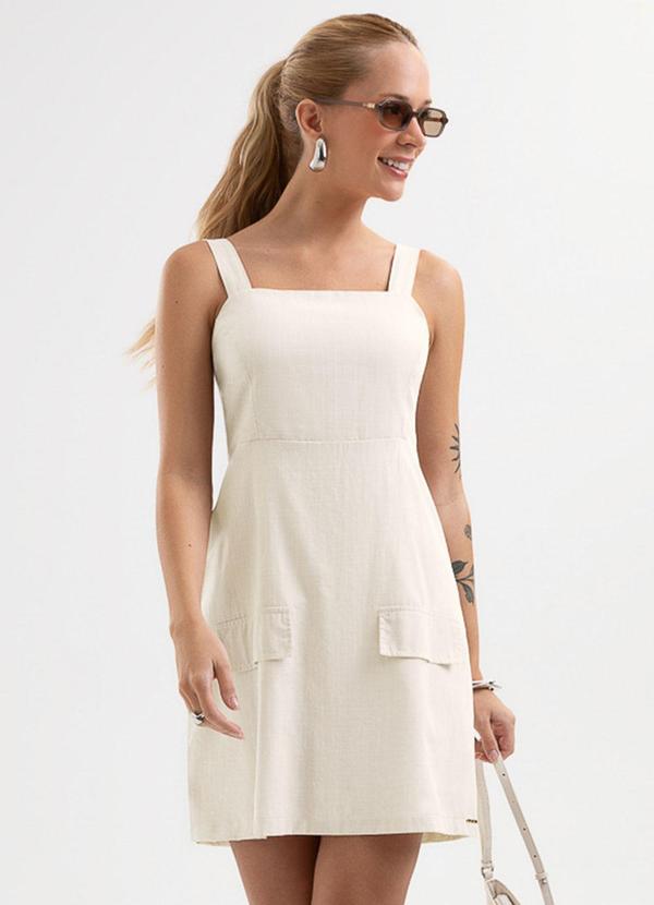 Vestido Curto em Tecido Texturizado Bege